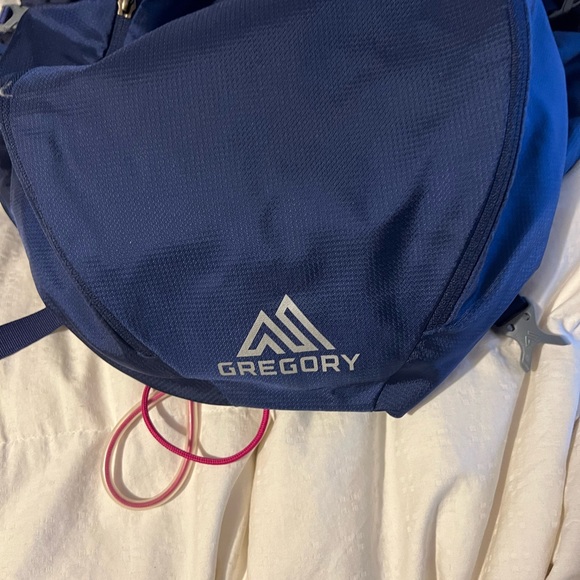 Deva 70 REI backpack with rain cover - Picture 3 of 10